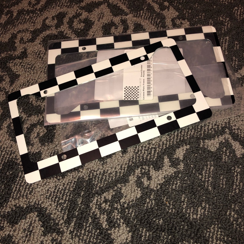 Checkered licenses plate covers